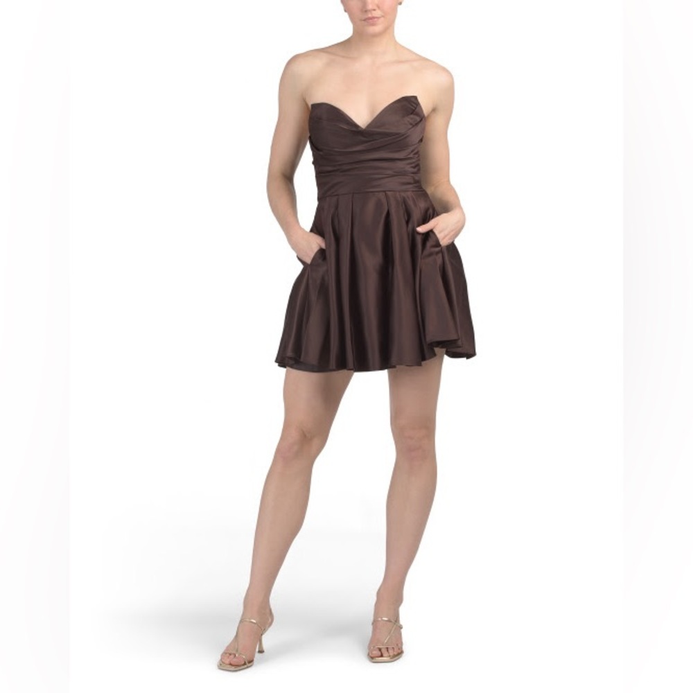 BNWT Strapless Dress with Pockets and Bubble Hem